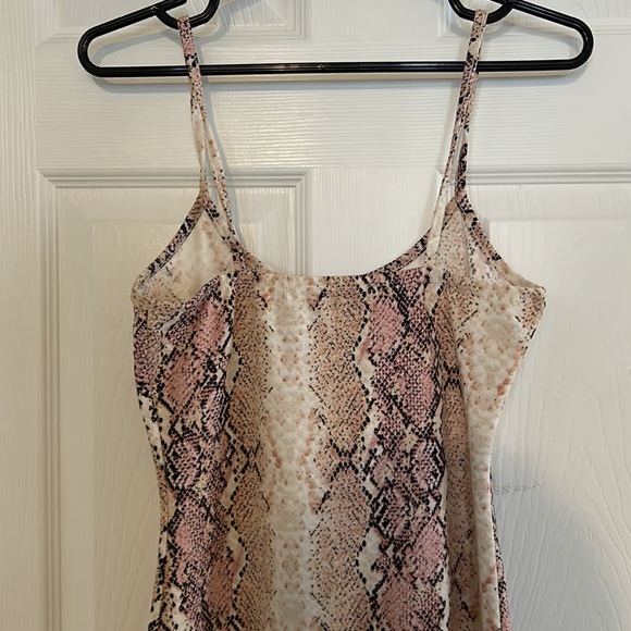 Pink snake print dress - Picture 2 of 2